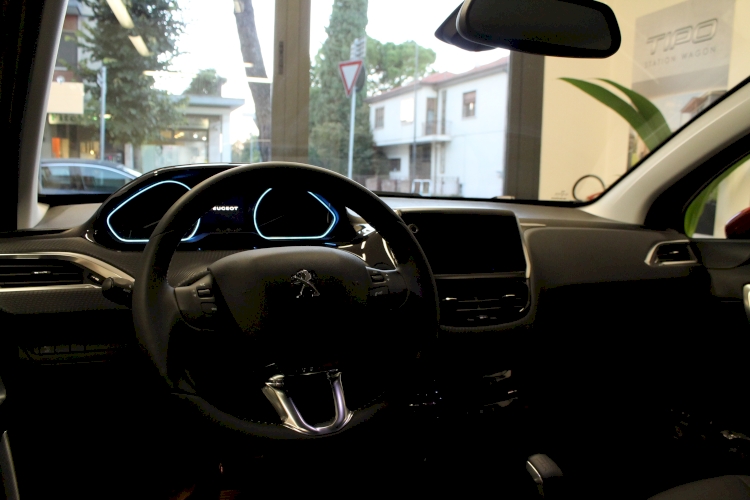 Immagine PEUGEOT 2008 -  Auto 2 Effe