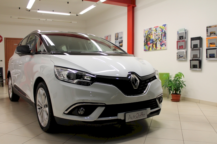 Immagine RENAULT Scenic -  Auto 2 Effe
