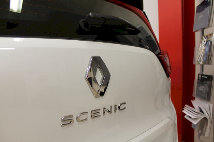 Immagine RENAULT Scenic -  Auto 2 Effe