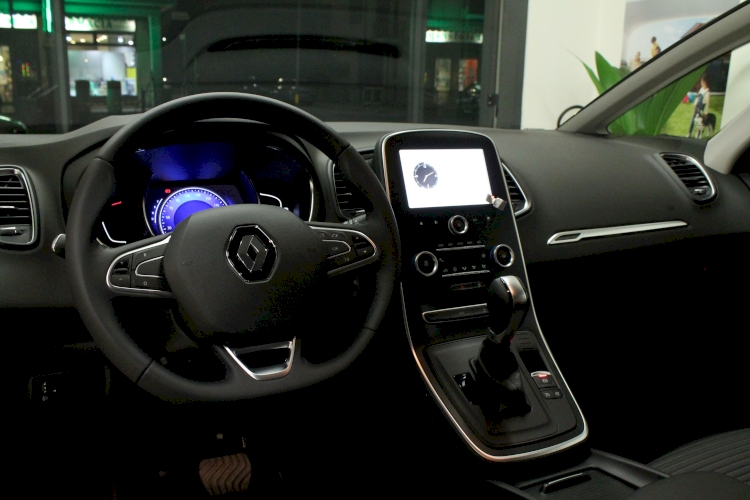 Immagine RENAULT Scenic -  Auto 2 Effe